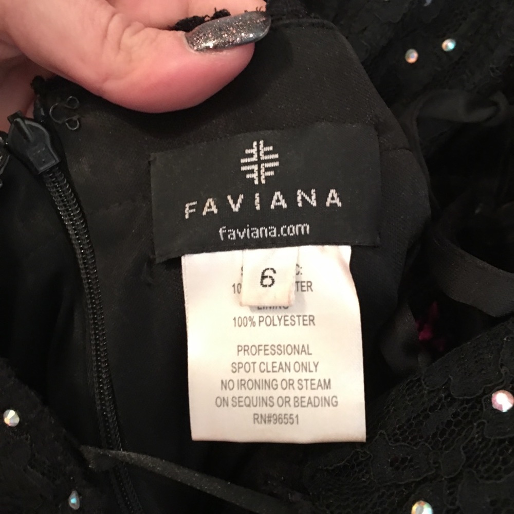 Beautiful black lace prom dress - Picture 5 of 5